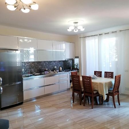 Holiday Center Apartment Shkodër Dış mekan fotoğraf